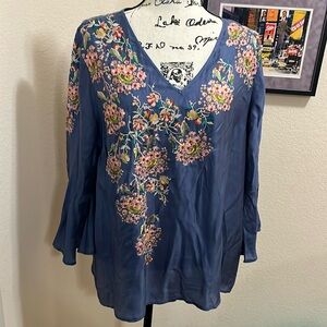 Women’s Sundance Embroidered Silky Alternative/Cupro Blouse, sz large dusty blue